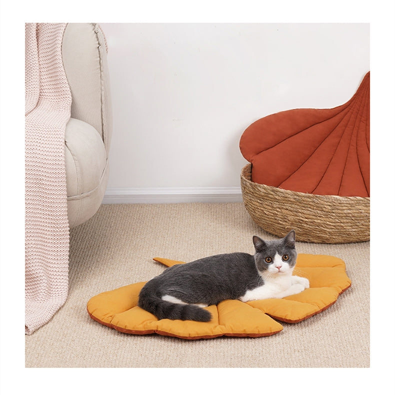 Leaf Shaped Cat Mat